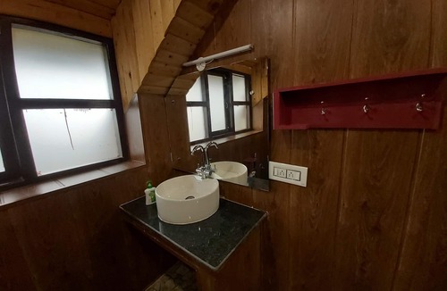 Bhagsu Nag Hostel | Utopia Dharamkot Mcleodganj