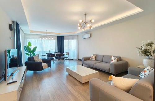 Bornova Apartment | Utopia Suite Residence, 4 Bedroom Apartment