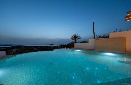Nea Cryssi Akti Hotel | Utopia Suites by Anna Platanou