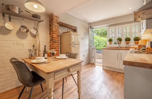 Long Melford Apartment | Utterly divine romantic retreat in brilliant village - Tudor Cottage