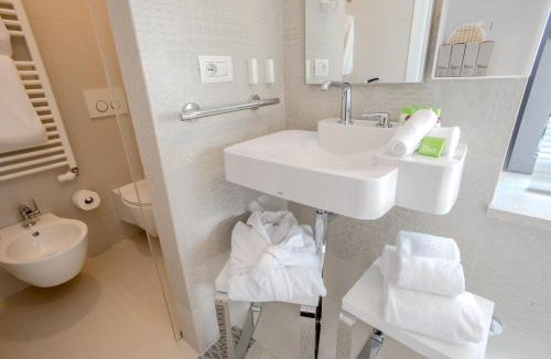 La Morra Bed & Breakfast | Uve Rooms & Wine Bar