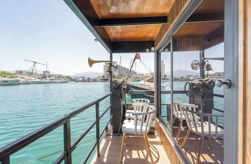 Be'er Ora Boat Rental | uxe suite two floors on the sea