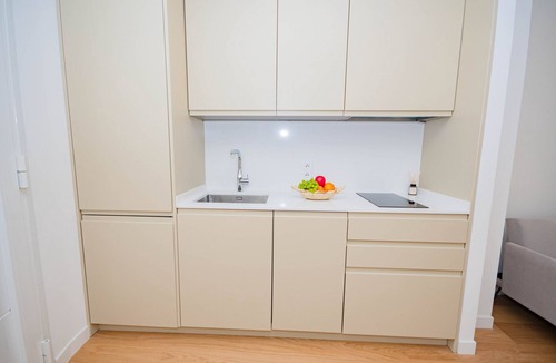 Hispanoamerica Apartment | Víctor De La Serna VDS28