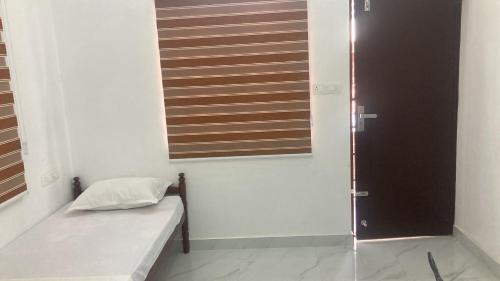Aluva House | V-host