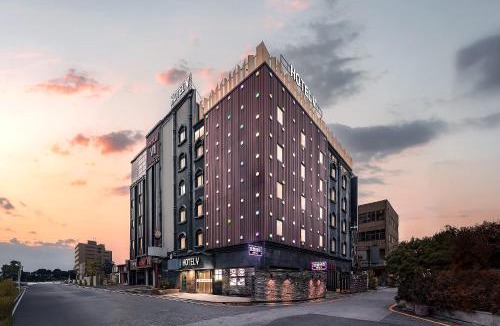 Gumi Hotel | V Hotel