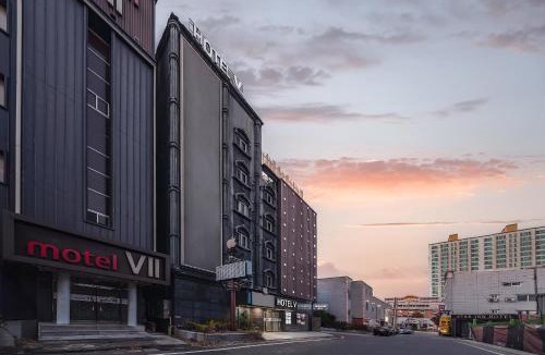 Gumi Hotel | V Hotel