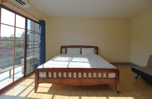 Ban Chan Hostel | V Tharm Hotel