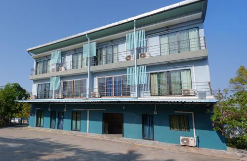 Ban Chan Hostel | V Tharm Hotel