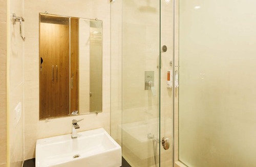 West Mambalam Hotel | V V Grand