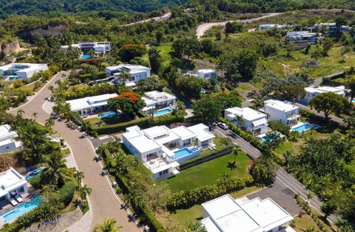 La Mulata Villa | V08 Aurora Stylish New 4BR Villa · Pool ·