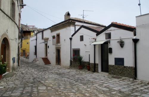 Grottole House | Vacanza alla Chiesa Diruta