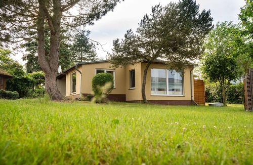 Feldberger Seenlandschaft House | Vacation home between the lakes with garden, family-friendly