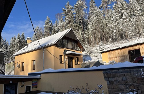 Wernesgrun House | Vacation home Wernesgrün in the Vogtland on the edge of the forest, modern furnishings with sauna