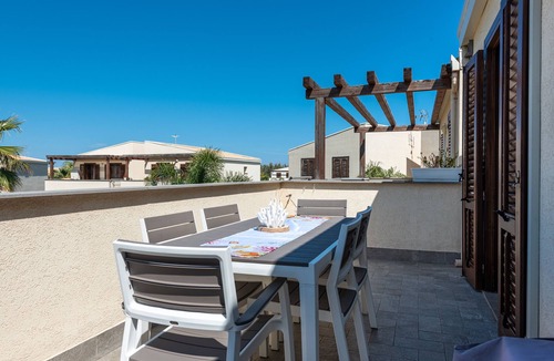 Campofelice di Roccella House | Vacation Home "Barrio Blanco" with Shared Pool & Private Terrace