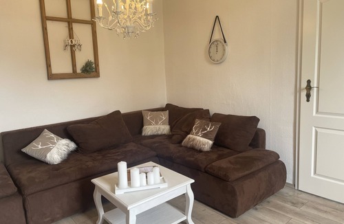 Hohenstein-Ernstthal Apartment | Vacation apartment, country house kitchen, directly at the park "Fuchsgrund"