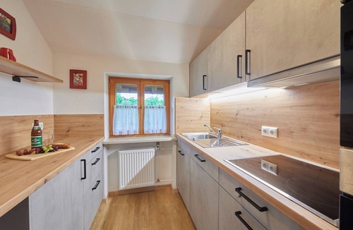 Gmain Apartment | Vacation apartment Anna in the vacation home Bayerisch Gmain, 60 sqm, 1 - 4 persons with 2 bedrooms and balcony