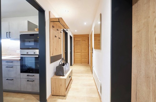 Gmain Apartment | Vacation apartment Anna in the vacation home Bayerisch Gmain, 60 sqm, 1 - 4 persons with 2 bedrooms and balcony