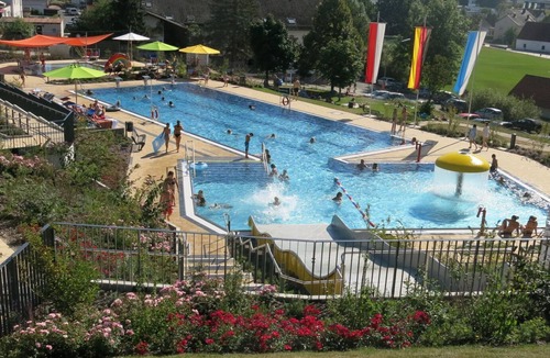 Schluesselfeld Apartment | Vacation apartment/apartment for 4 guests with 70m² in Schlüsselfeld (300730)