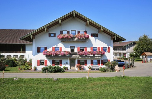 Siegsdorf Apartment | Vacation apartment 1, 100 sqm, 3 bedrooms, south-facing balcony