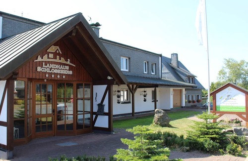 Kuestelberg Apartment | Vacation apartment 6, 170 sqm, 3 bedrooms, 3 living/bedrooms, terrace, max. 10 persons + 2 children