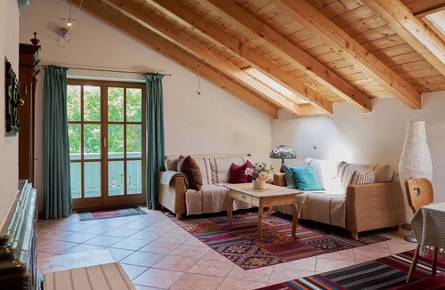Eggstatt Apartment | Vacation apartment 77sqm, 1 bedroom, tiled stove, balcony