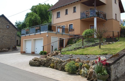 Hersdorf Apartment | Vacation apartment Altburgtal