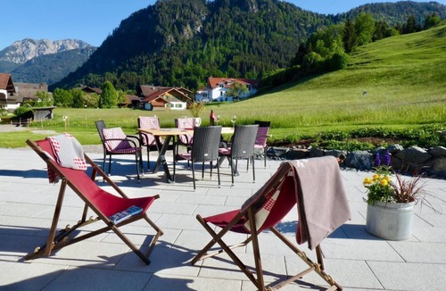 Rofleuten Bed & Breakfast | Vacation apartment Bergliebe - Guesthouse Sonnenplatzerl