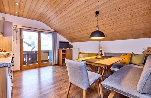Bad Kohlgrub Bed & Breakfast | Vacation apartment Wäldle - Guesthouse Alpina