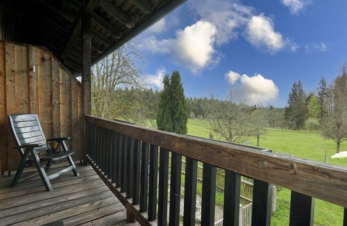 Eppenschlag Apartment | Vacation apartment "Hochzeitszimmer" with balcony and view over the beautiful low mountain range
