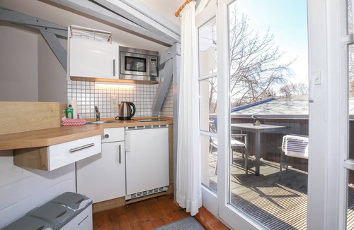 Kuehlungsborn Apartment | Vacation apartment with balcony, sauna and WLAN - dogs allowed