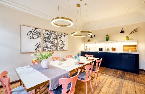 Ebern Apartment | Vacation apartment Dekanshaus in Eyrichshof Castle (63sqm) with two double rooms