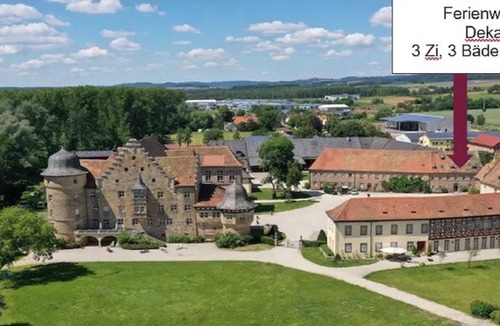 Ebern Apartment | Vacation apartment Dekanshaus in Eyrichshof Castle (63sqm) with two double rooms
