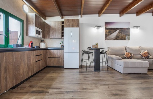 Uga Apartment | Vacation Apartment 'El Refugio De Los Sueños' with Mountain Views, Terrace and Wi-Fi