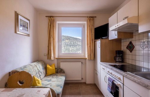 Terento Apartment | Vacation Apartment "Gitschbergblick" close to Skiing & Hiking Areas with Mountain View & Wi-Fi
