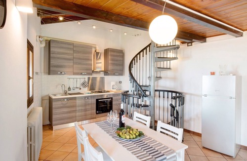 Dongo Apartment | Vacation Apartment in Beautiful Vineyard 'Crotto Palma' with Lake View & Wi-Fi