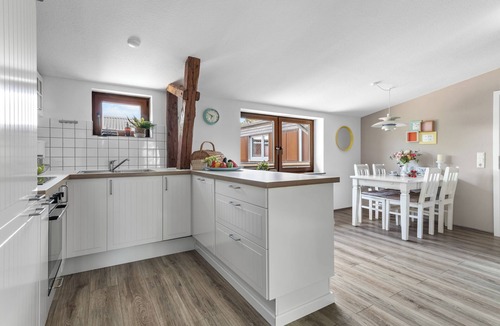 Steinberg Apartment | Vacation apartment in the country house "Hohe Luft" with large garden and 1500 m to the Baltic Sea