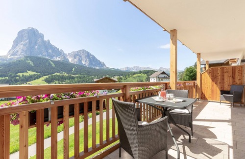 Santa Cristina Val Gardena Apartment | Vacation Apartment "Comfort La Mana" with Mountain View, Wi-Fi & Garden