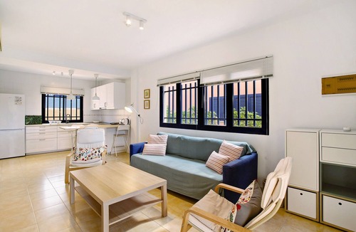 Meloneras Apartment | Vacation Apartment 'Meloneras 1' with Shared Pool, Wi-Fi and Air Conditioning