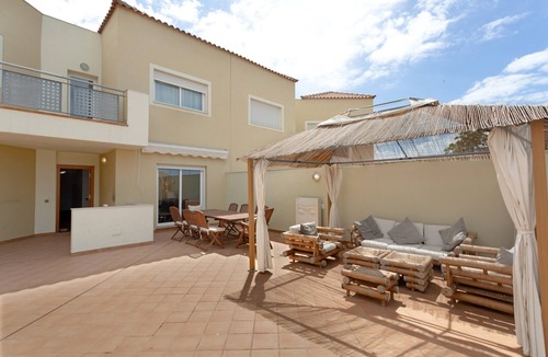 Costa Adeje Apartment | Vacation Apartment 'Obsidian Olivino Miraverde' with Shared Pool, Wi-Fi and Air Conditioning