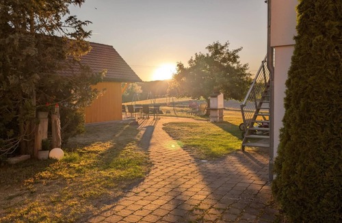 Absberg Apartment | Vacation apartment "Sonnenschein" with balcony