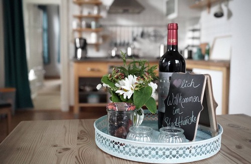 Emden Apartment | Vacation apartment Stadthuuske boven - City, Country, IDYLLE - Vacation with charm