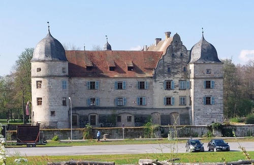 Mitwitz Apartment | Vacation apartment with view of moated castle