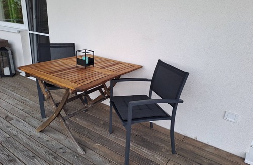 Windach Apartment | Vacation apartment with large balcony, 2km west of the Ammersee, in a quiet location.