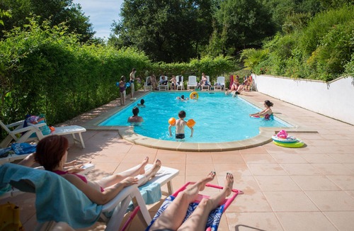 La Bastide-Clairence Ski Chalet | VACATION COTTAGES IN THE BASQUE COUNTRY A HAVEN OF PEACE IN THE COUNTRYSIDE, SWIMMING POOL