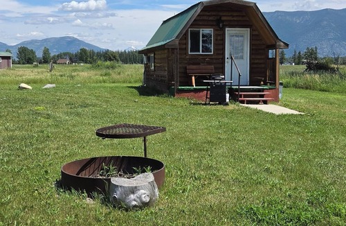 Whitefish Cabin | Vacation Cabin On 5 Acres With Pond . Sleeps 3
