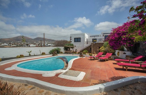 Macher Apartment | Vacation 'Camelio' with Mountain View, Private Pool and Private Terrace