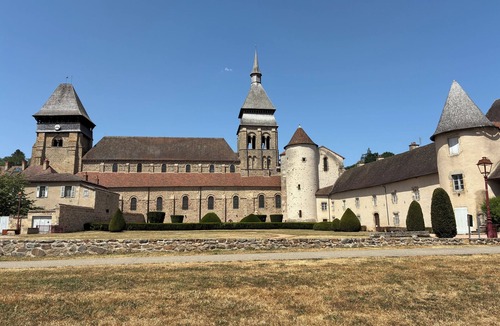 Chambon-sur-Voueize House | Vacation cottage in one of the most beautiful villages in France.