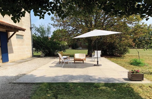 Saint-Andre-de-Cubzac House | Vacation home between vineyards, estuary and ocean