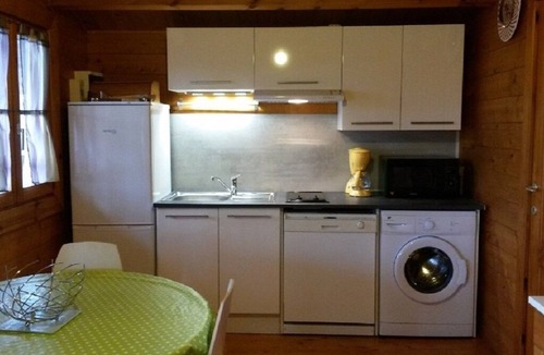 Terrasson-la-Villedieu Ski Chalet | Vacation rentals in Périgord, Quiet air-conditioned chalet, heated swimming pool