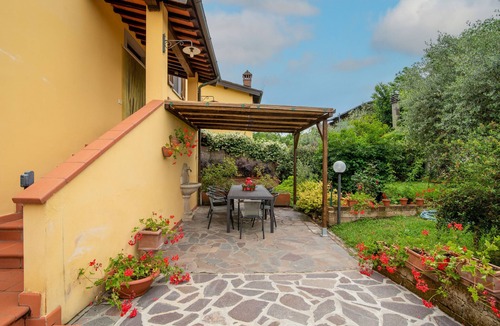 Terranuova Bracciolini House | Vacation Home "Le Gattaie Bellavista" with Private Pool, Private Garden & Wi-Fi